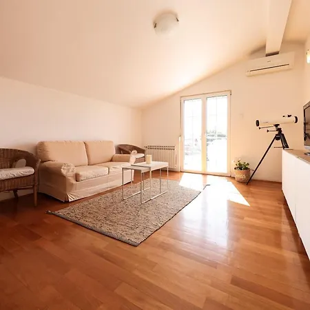 And Santini Guest house *