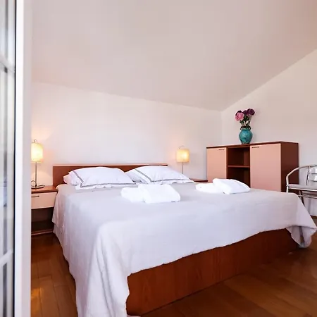 Vendégház And Santini 3*