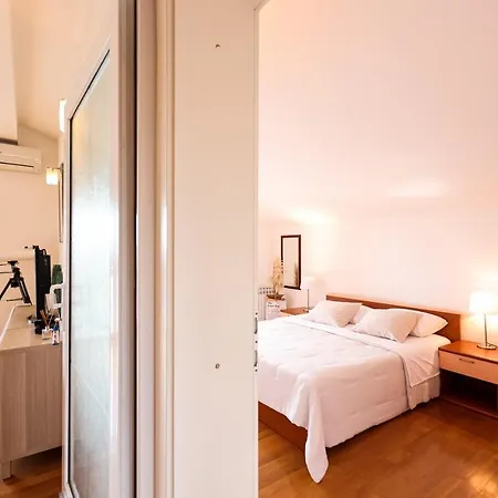And Santini Guest house