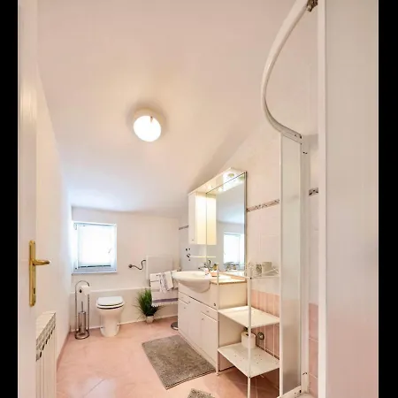 And Santini 3* Sveti Filip i Jakov