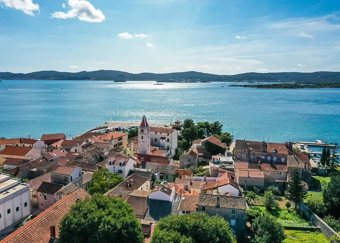 Gostinjska kuća And Santini Sveti Filip i Jakov