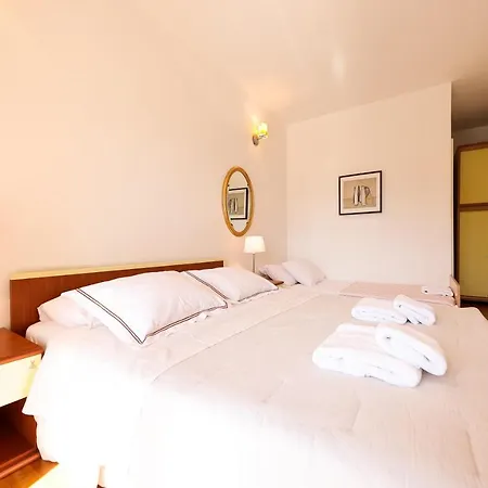 And Santini Sveti Filip i Jakov