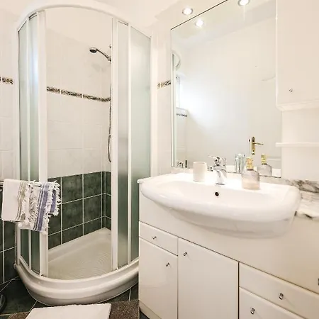 And Santini Sveti Filip i Jakov