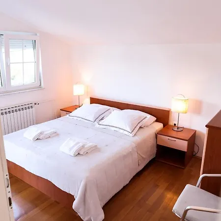 And Santini Sveti Filip i Jakov