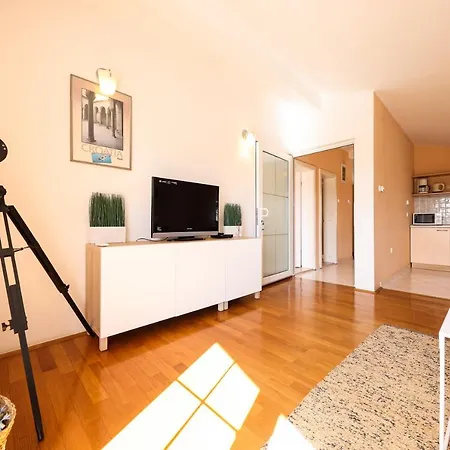 Gasthuis And Santini Sveti Filip i Jakov