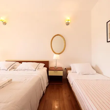 Guest house And Santini Sveti Filip i Jakov