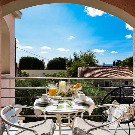 Gasthuis And Santini Sveti Filip i Jakov