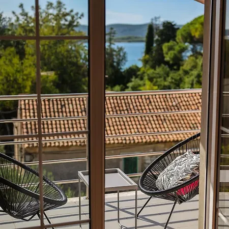 And Santini 3* Sveti Filip i Jakov