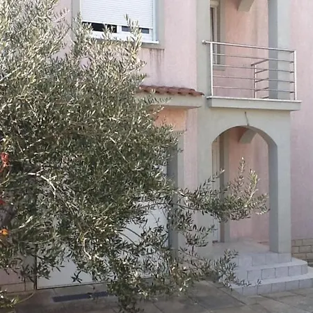 Guest house And Santini Sveti Filip i Jakov