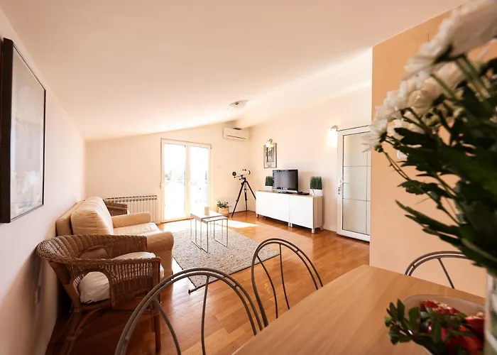 And Santini Свети-Филип-и-Яков