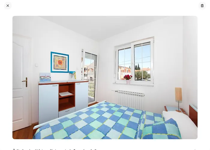 招待所 And Santini 3*